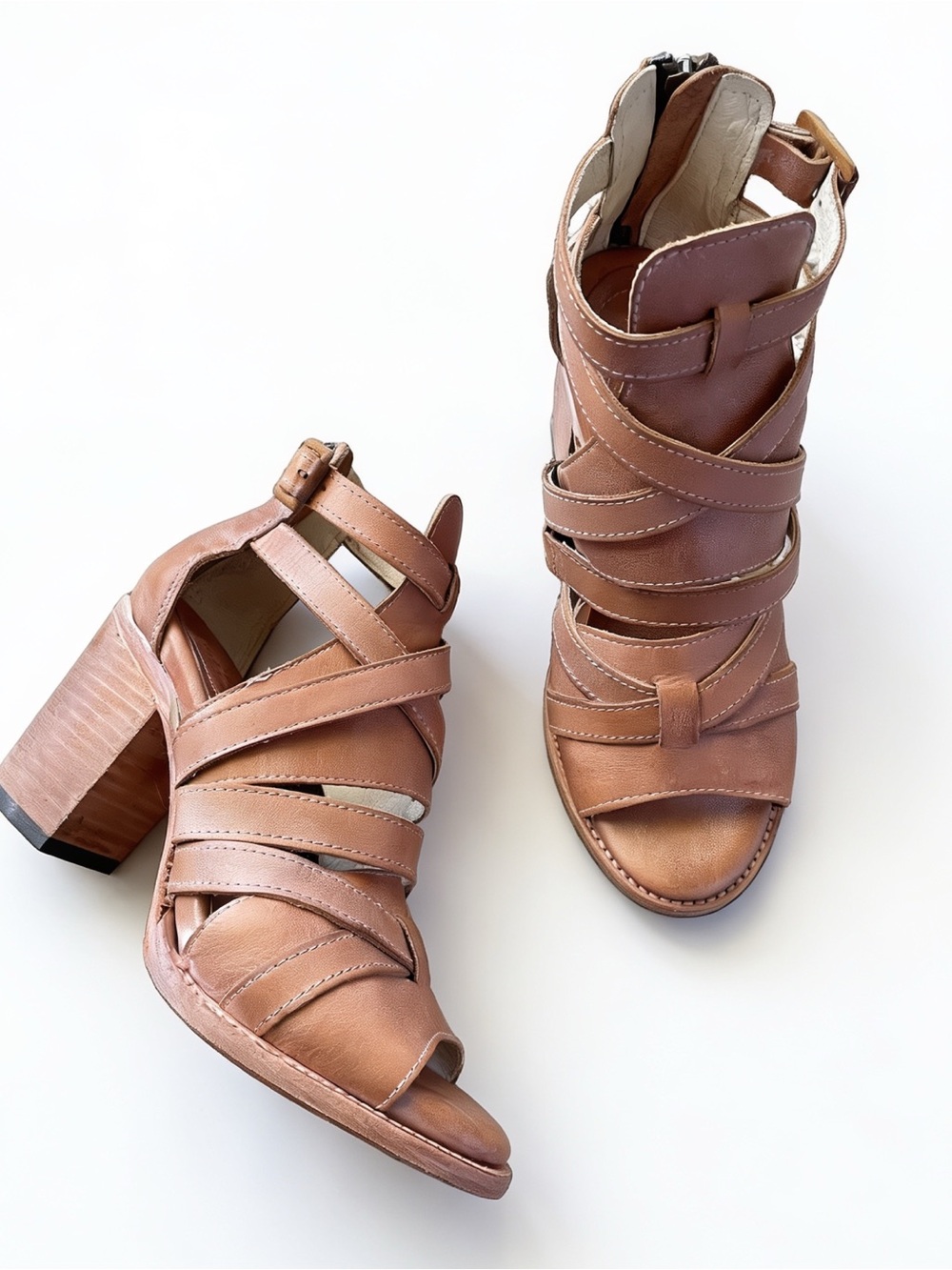 Freebird ‘Claw’ tan leather gladiator strappy open-toe heeled sandals • NWOT